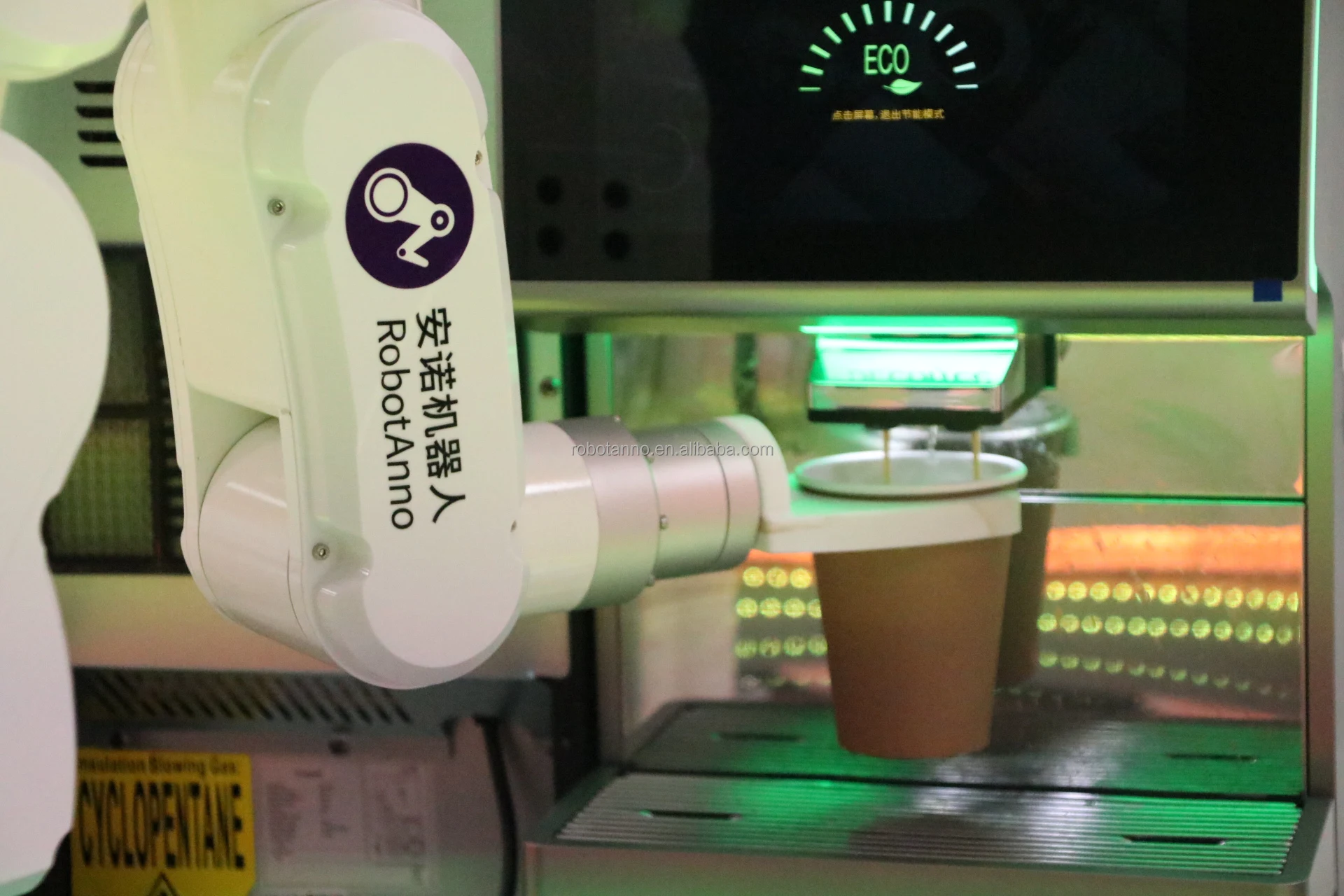 Self-service coffee machine kiosk 6-axis robot barista