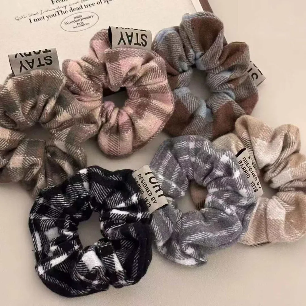 1/6 Stück Vintage Plaid Scrunchie Marke Casual Retro Stil Perfekte tägliche Frisur Vielseitig sieht trendiges Haar-Accessoire für Damen aus – Detail 1