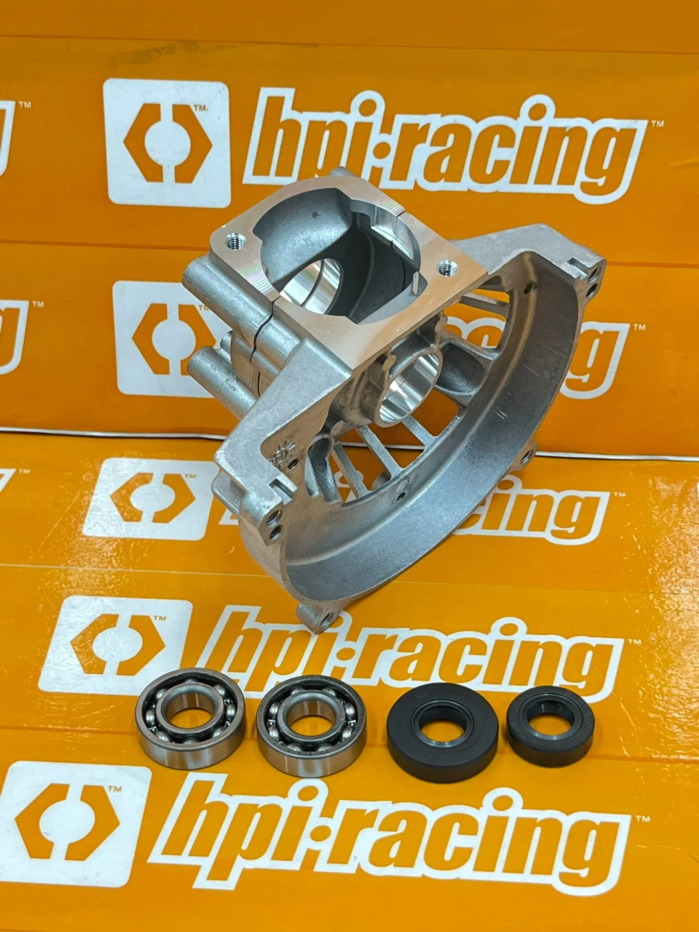 

Taiwan 29cc engine crankcase with oil seal bearings HPI 1/5 remote control car engine accessories