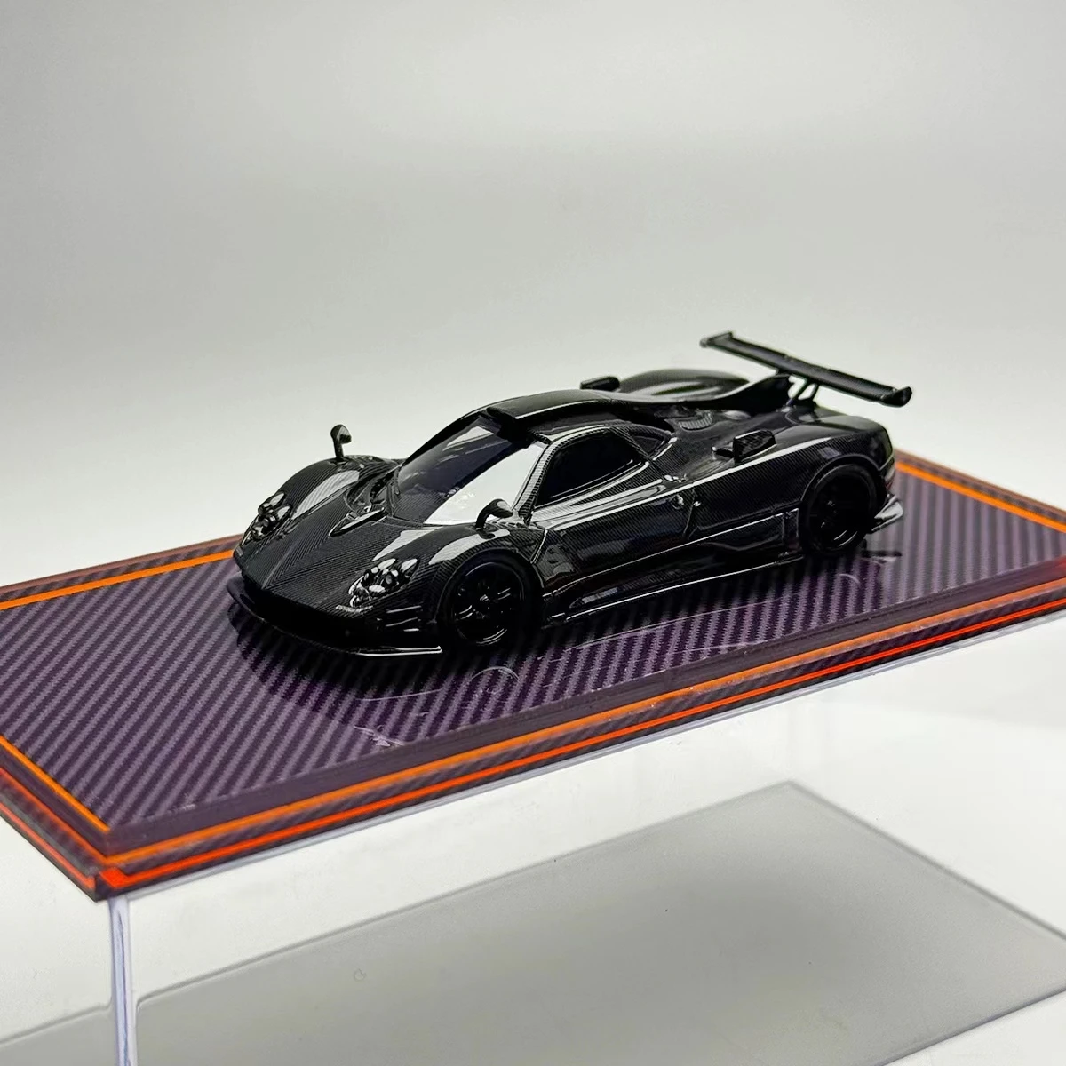 

Newly Stocks U2 1:64 Zonda 760LH Black Carbon Color Resin Model Car Collect Ornaments Gift