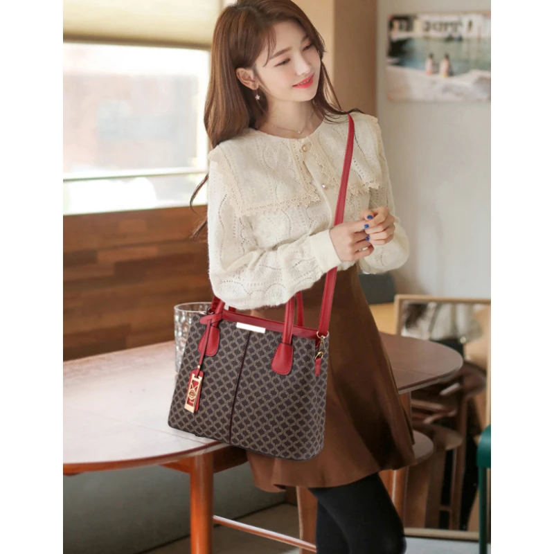 حقيبة يد نسائية ذات علامة تجارية فاخرة، حقيبة كتف كلاسيكية كلاسيكية ذات سعة كبيرة، حقيبة كروس متعددة الاستخدامات، حقيبة نسائية عصرية