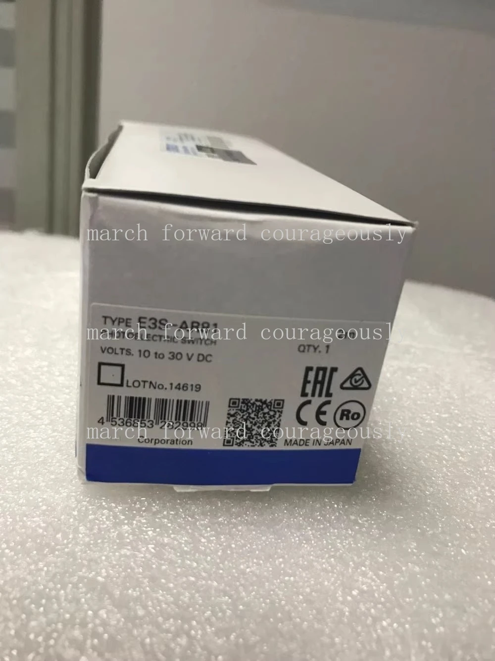 for Omron E3S-CR11-M1J 0.3M oil-resistant long-distance sensor with metal housing