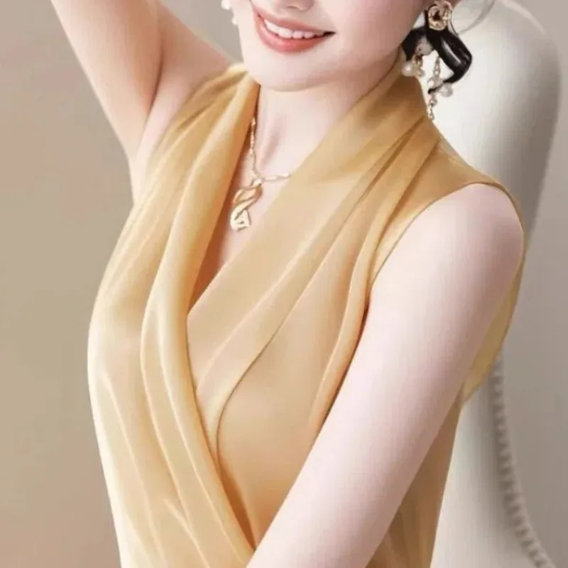 618Fashion Slim Ladies Trend Trend Temperament All-match Summer New Style Women's Shirt V-neck Sleeveless Solid Business Casual