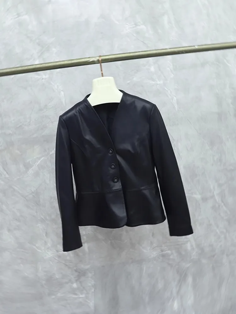 Chaqueta de piel auténtica para mujer, abrigo corto negro de manga larga con cuello en V y una hilera de botones, chaqueta de piel de oveja elegante para oficina