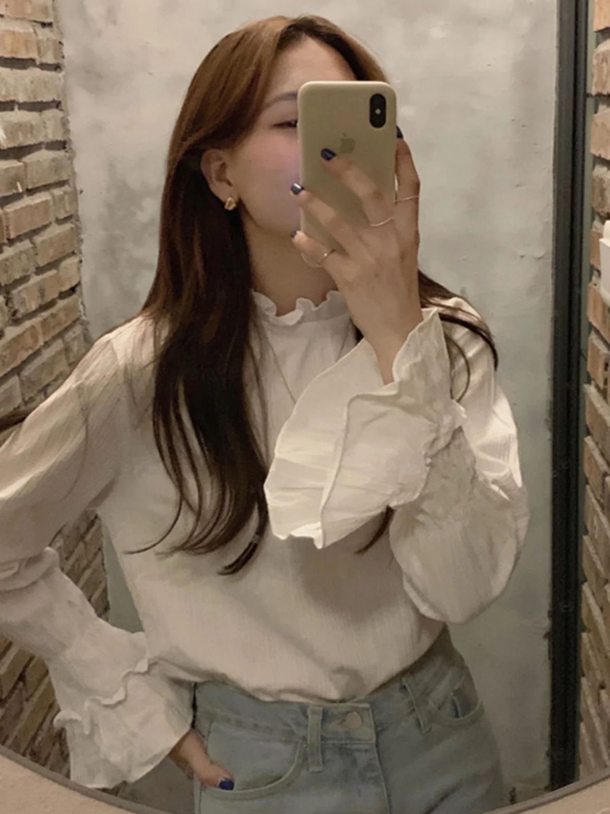 

White Bell Sve irt Women's 2023 New Design Sensation Wooden Hong Kong Sle Small ence Ele Early Spring Top