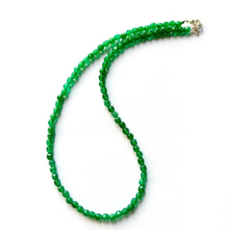 

Ожерелье из граненых круглых бусин из натурального зеленого оникса диаметром 4 мм