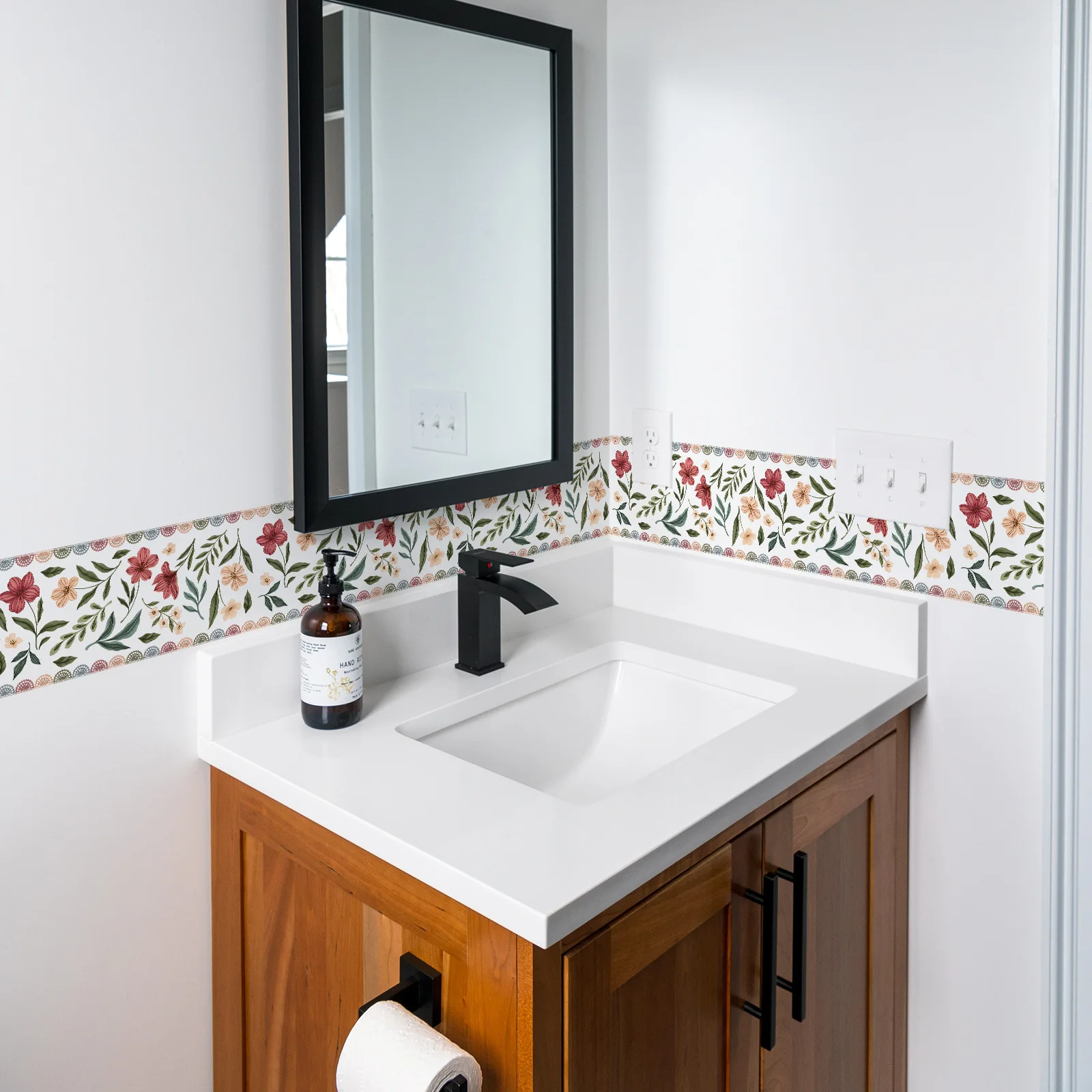 Floral Leaf Wall Border Sticker in White with Scalloped Edge for Layered Decor Effects on Walls Tiles and Wooden Surfaces