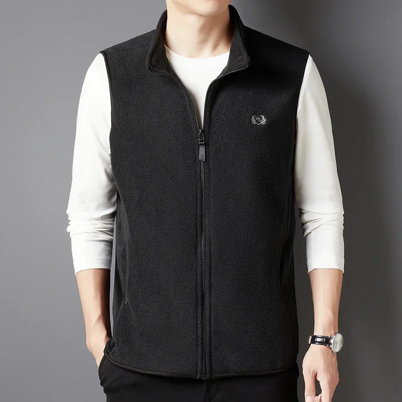 Men\'s Casual and Fashionable Fleece Embroidered Vest with Plush Jacket