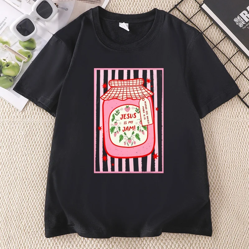 Camiseta gráfica unisex con estampado de jarra de mermelada de fresa de Jesus Is My Jam, camiseta cristiana para hombres y mujeres, camisetas con cuello redondo, ropa de calle de verano