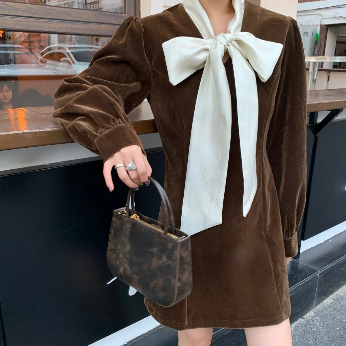 

Autumn Winter Vintage Wine Velvet Black Dress Female Elegant Bow Collar Short Slim Sweet Office Small Fragrance Women Mini Dress
