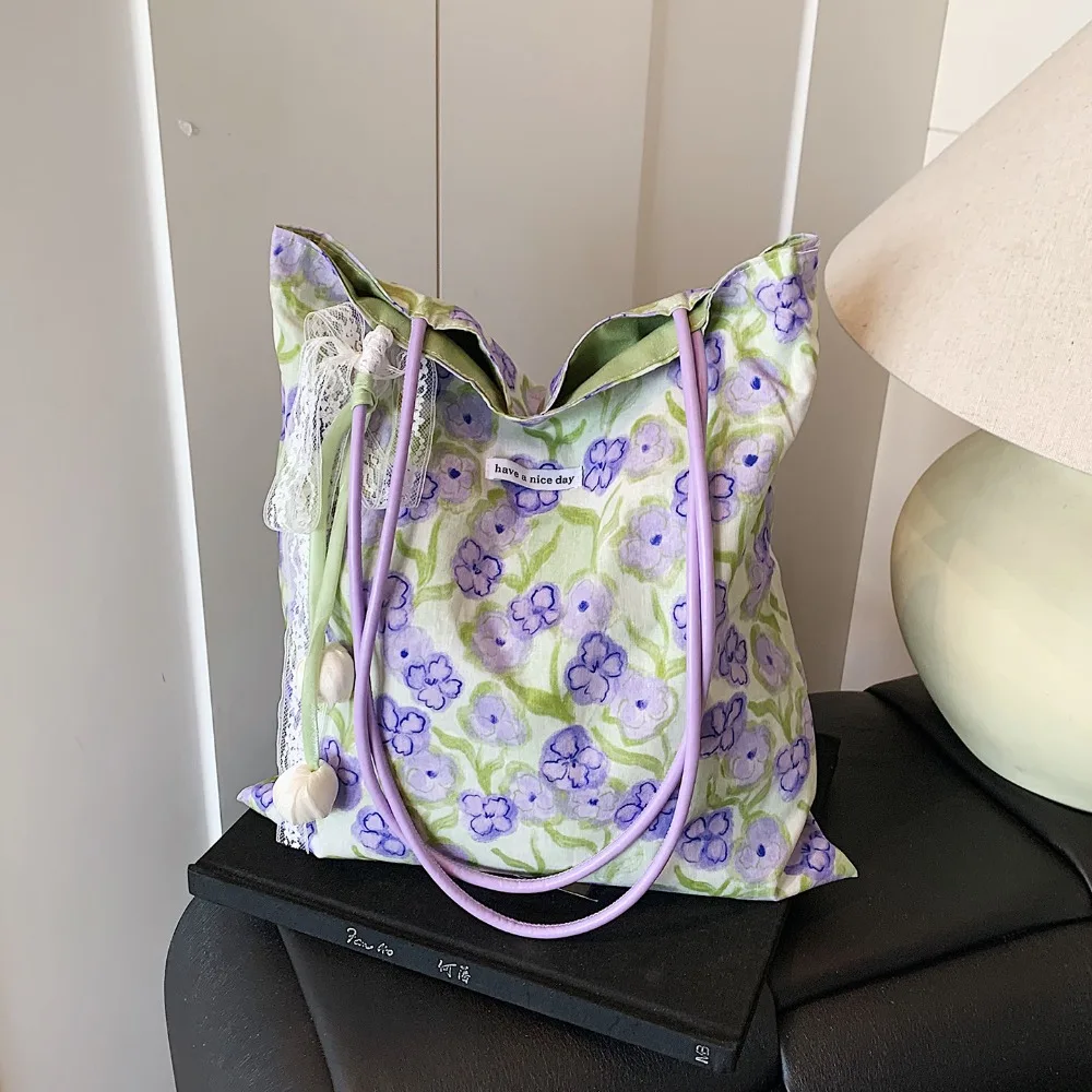 حقيبة حمل خفيفة الوزن مزدوجة الجوانب ذات سعة كبيرة حقائب كتف على شكل زهرة خضراء أرجوانية على الطراز الكوري حقائب تسوق أنيقة