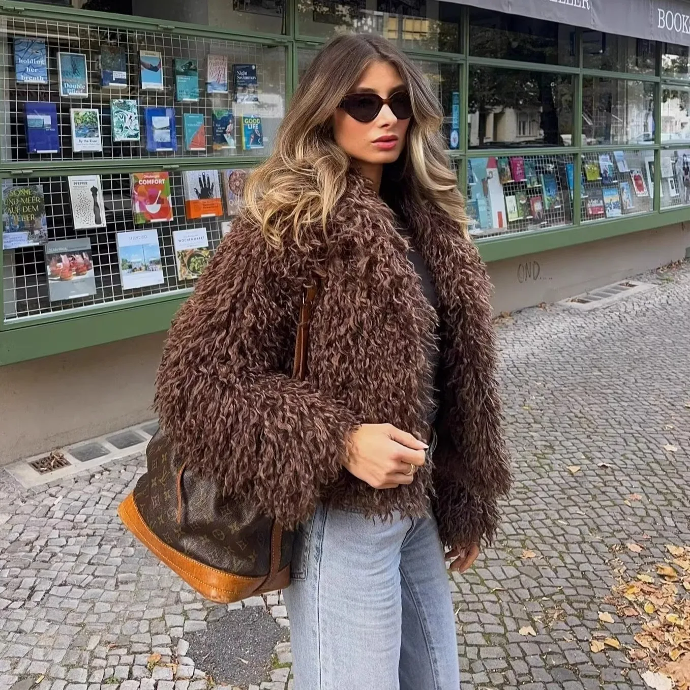 

KIDWHXR Winter Vintage Women Faux Fur Coat Brown Curly Hair Female Mink Fur Coat Slouchy-style Artificial Fur Jacket For Lady