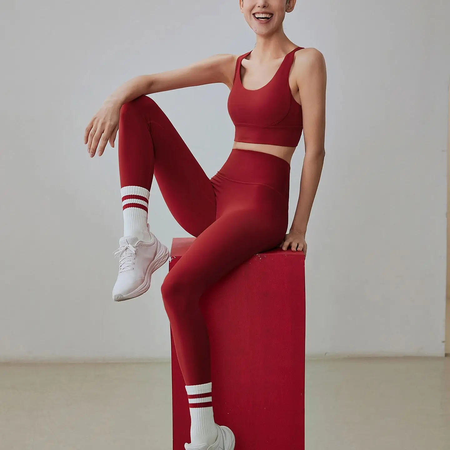 Neue 2-teilige Yoga-Sets mit überkreuztem Rücken, Sport-BH mit hoher Taille, Hip-Lift-Yoga-Leggings, Radfahren, Laufen, Freizeit, Fitness, Yoga-Anzüge