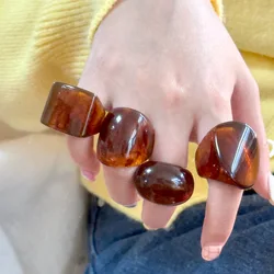 Vintage Brown Amber Color Resin Wide Finger Ring charm Fashion Geometric Irregular Big Ring Autumn Winter Personality Jewelry