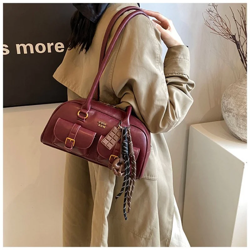 

Уникальная однотонная женская сумка через плечо с винтажным кожаным дизайном и модным минималистским дизайном