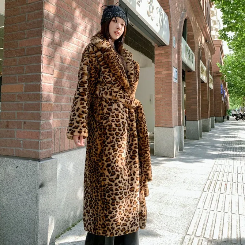 Leopard Winter Women For Coat 2025 Women Imitation Fox Fur Faux Fur New Coat Elegance Leisure Thick Warm Women JJ1132
