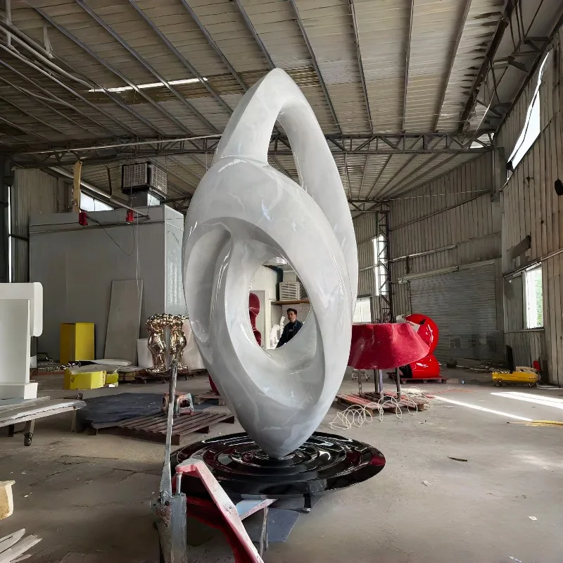 Modern glass fiber art sculpture custom glass fiber reinforced plastic decorative sculpture, suitable for commercial space