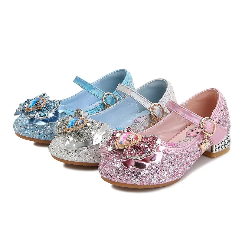 Le scarpe da principessa Elsa Frozen del simpatico cartone animato animato più vendute e le scarpe con paillettes da ragazza sono regali perfetti per la stagione natalizia