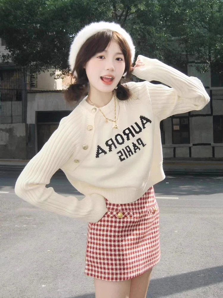 

Pullover Sweater Women Autumn and Winter ThickenedDesign Sense Loose Idle Short Knitted Top