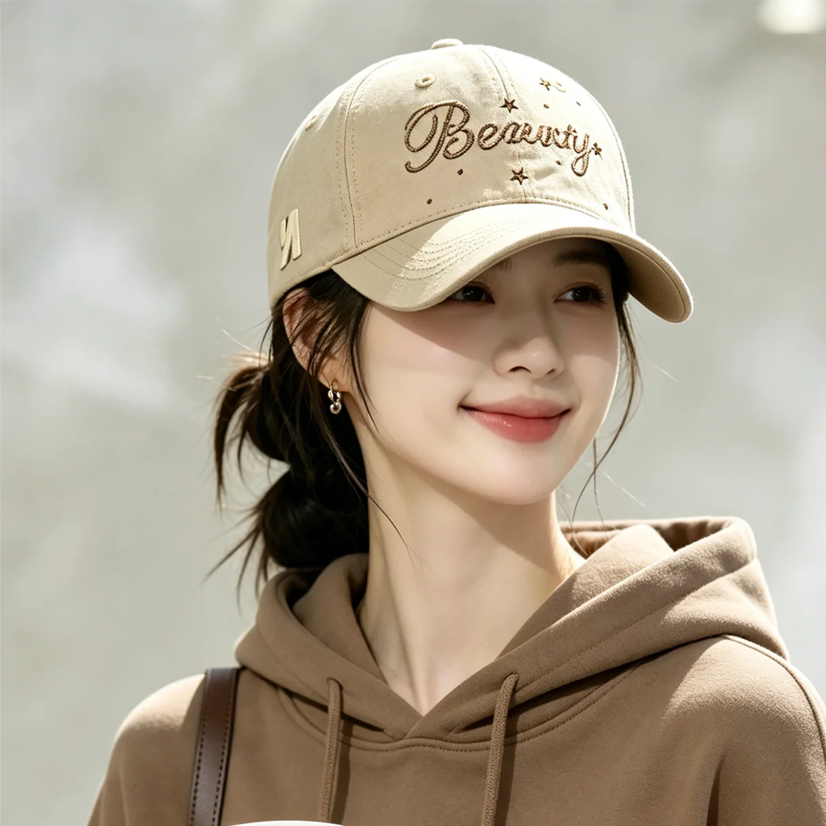 Retro Style Rhinestone Embellished Distressed Denim Baseball Cap Women's Summer New Face Slimming Duckbill Cap Cotton Material