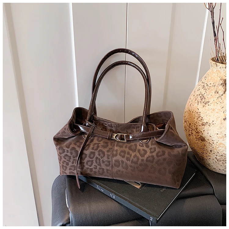 Leopard Print Sewing Thread Hasp Youth Sweet Shoulder Bags for Women 2026 Hot Sale Large Capacity Sense of Luxury Tote Bags