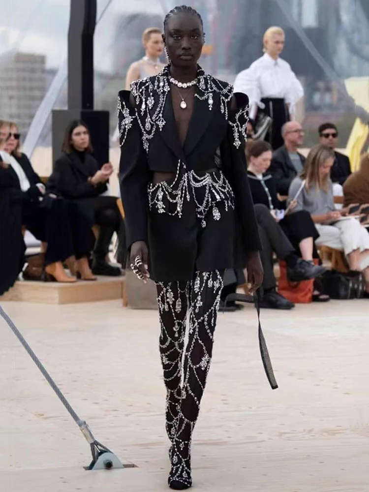 Laufsteg-Handarbeit, Perlen, Diamant, ausgehöhlte Taille, Revers, fehlende Schulterjacke, 2025, Frühlings-Damenmode, Jackenoberteil