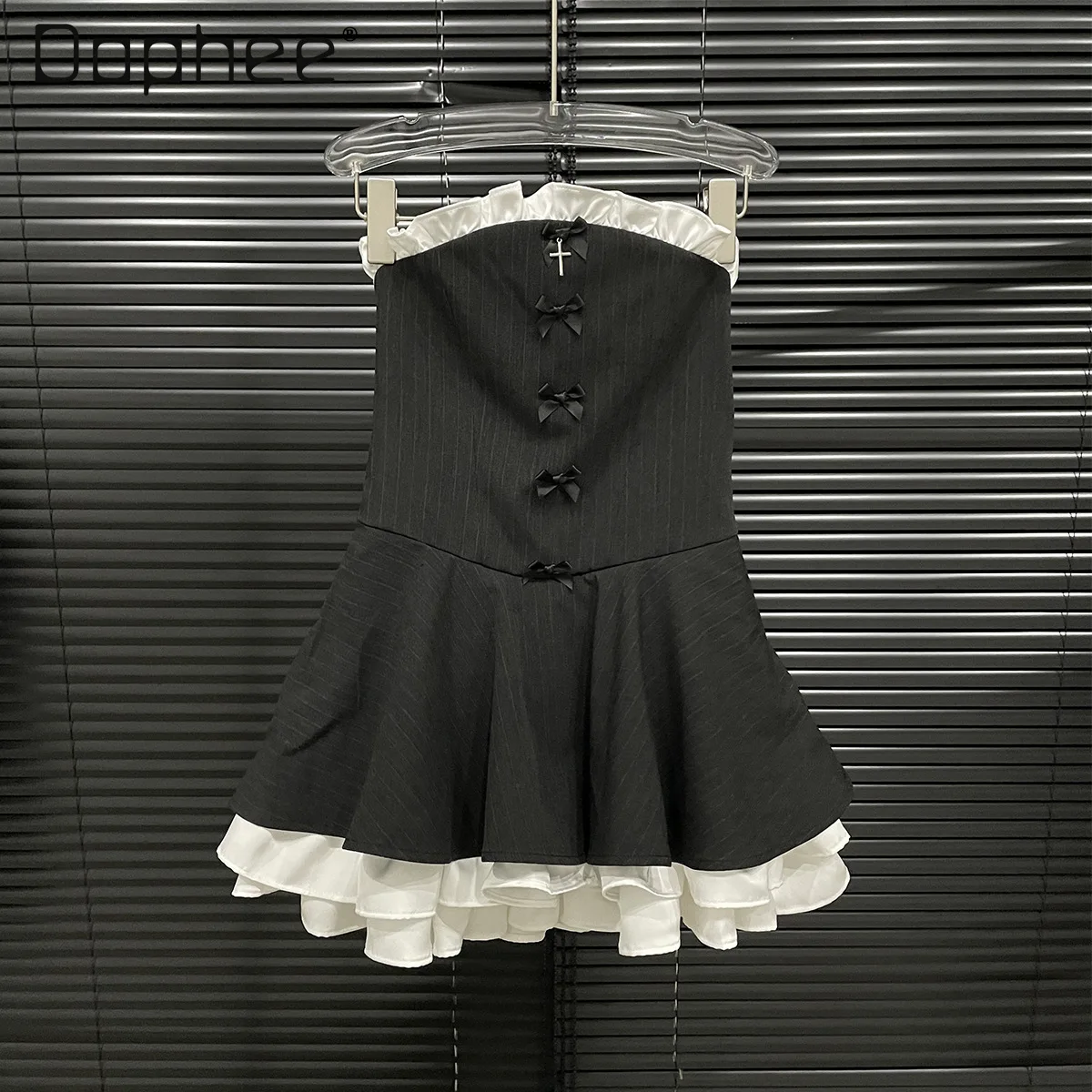 

Sexy Ruffle Mini Dress Women Strapless Stripe Cute Bow A Line Tiered Dress Sleeveless Zipper Side Party Birthday Short Dresses