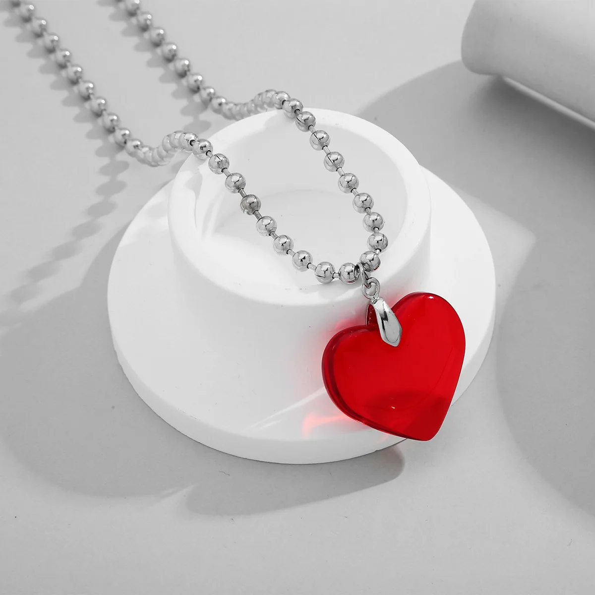 

Creative Fashion Glass Heart Pendant Necklace Y2K Necklace for Women Ball Beads Chain Statement Choker Necklace Jewelry