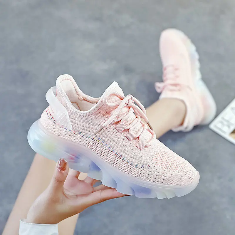 

2025 new fashion and casual versatile women's shoes, mesh breathable sports shoes, and student running shoes