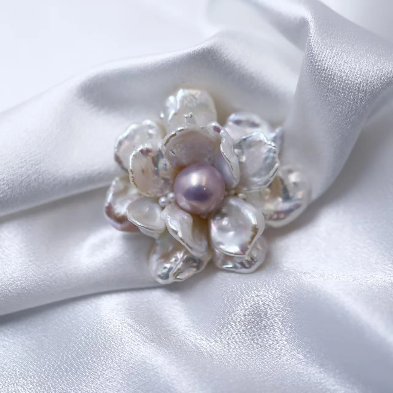 

Натуральная пресноводная жемчужная брошь ручной работы с цветочным узором, без ядер, для изготовления ювелирных изделий