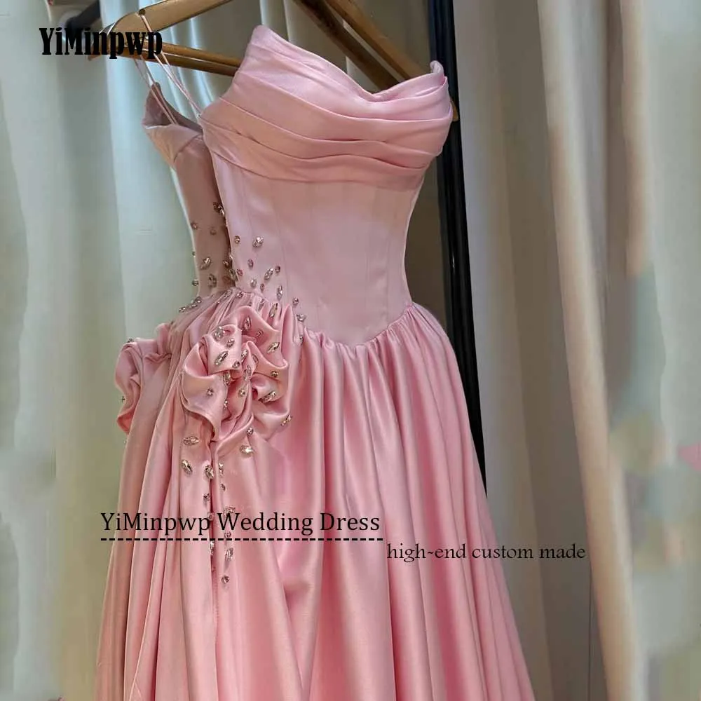 Roze satijnen avondjurk mouwloos met kralen feestjurk A-lijn bloemen zijsplit vloerlengte elegante galajurk op maat