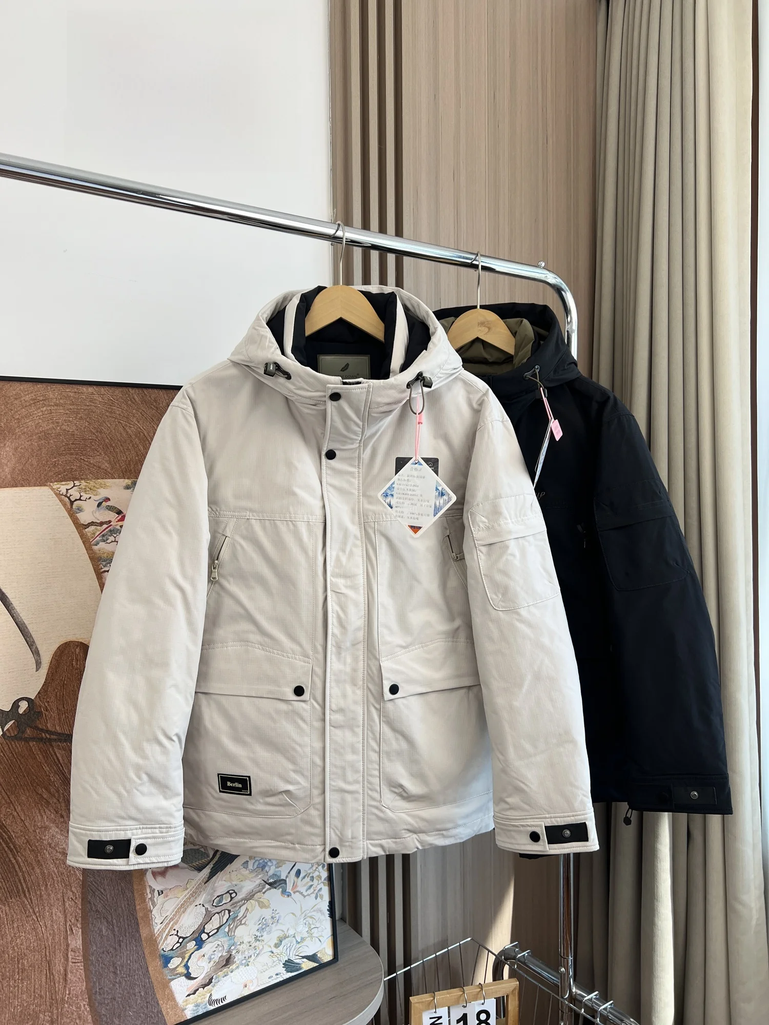 

Thiened Winter Outdoor Men's down Jaet Windproof Wear-resistant Lodown Fill Coat Long Sve Zipper Closure Regular Fit