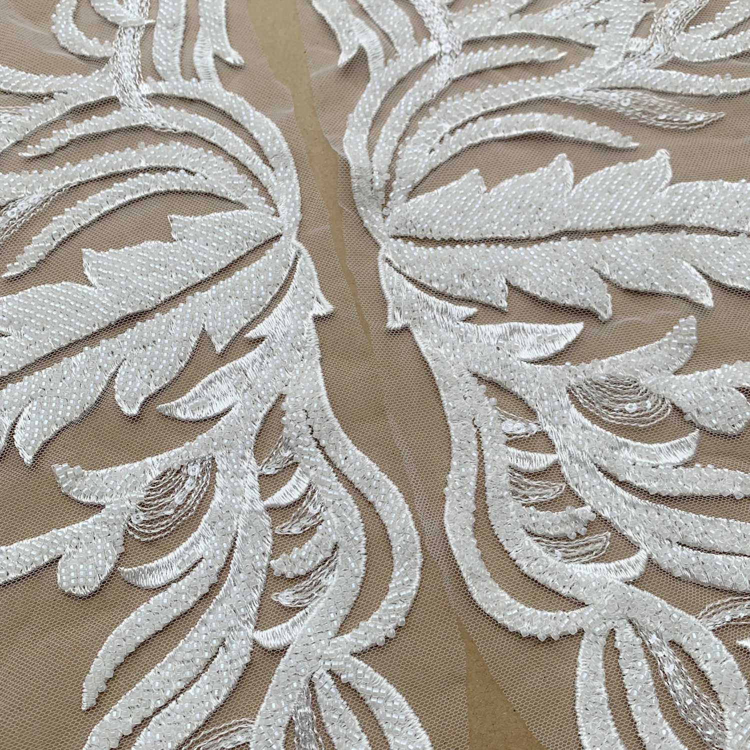 Nouvelle sélection de décalcomanies en dentelle brodées de perles de haute qualité, accessoires pour vêtements de robe de mariée personnalisés haut de gamme faits à la main