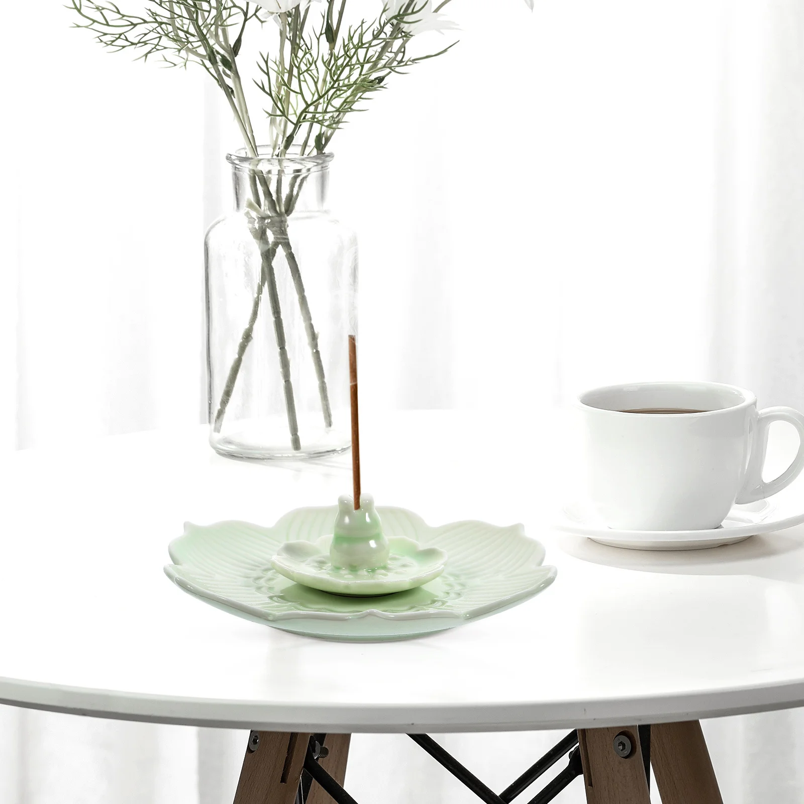 

Lotus Incense Holder Ceramic Incense Stick Burner Creative Tabletop Decor Practical Gift for Yoga Bedroom Sauna