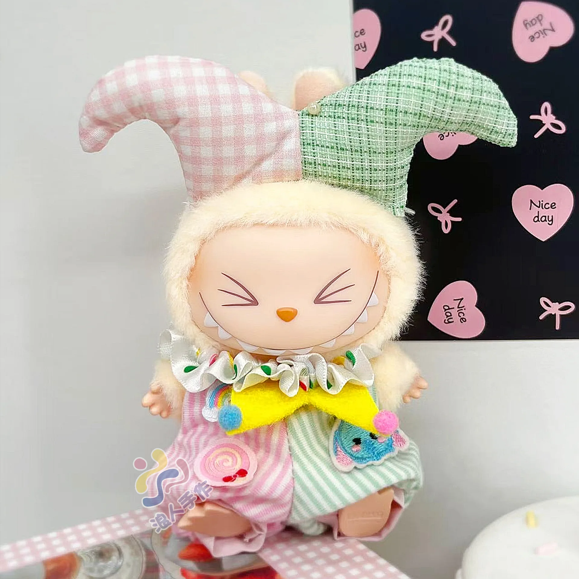 Ropa labubu de 17 cm, caja ciega de primera y segunda generación, percha para coche de fiesta sentada, mini disfraz de muñeca de la serie Circus