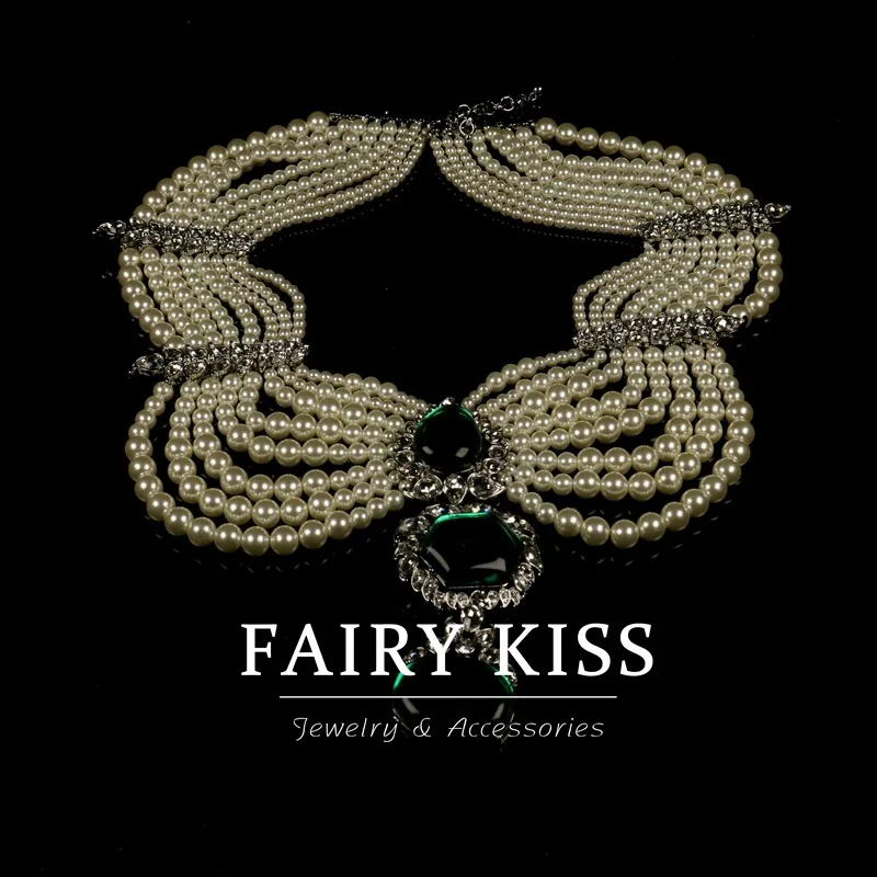 multi-layered pearl necklace emerald  diamond-encrusted atmospheric design exquisite jewelry