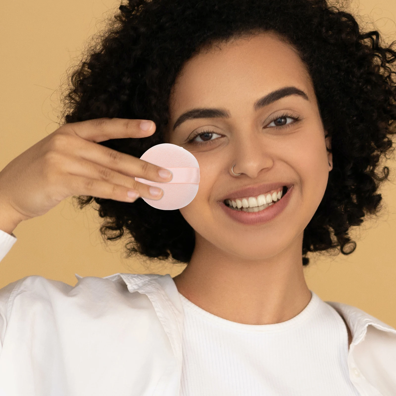 Material de esponja para una aplicación uniforme de base, 4 Uds., polvo redondo, adecuado para todo tipo de pieles, belleza