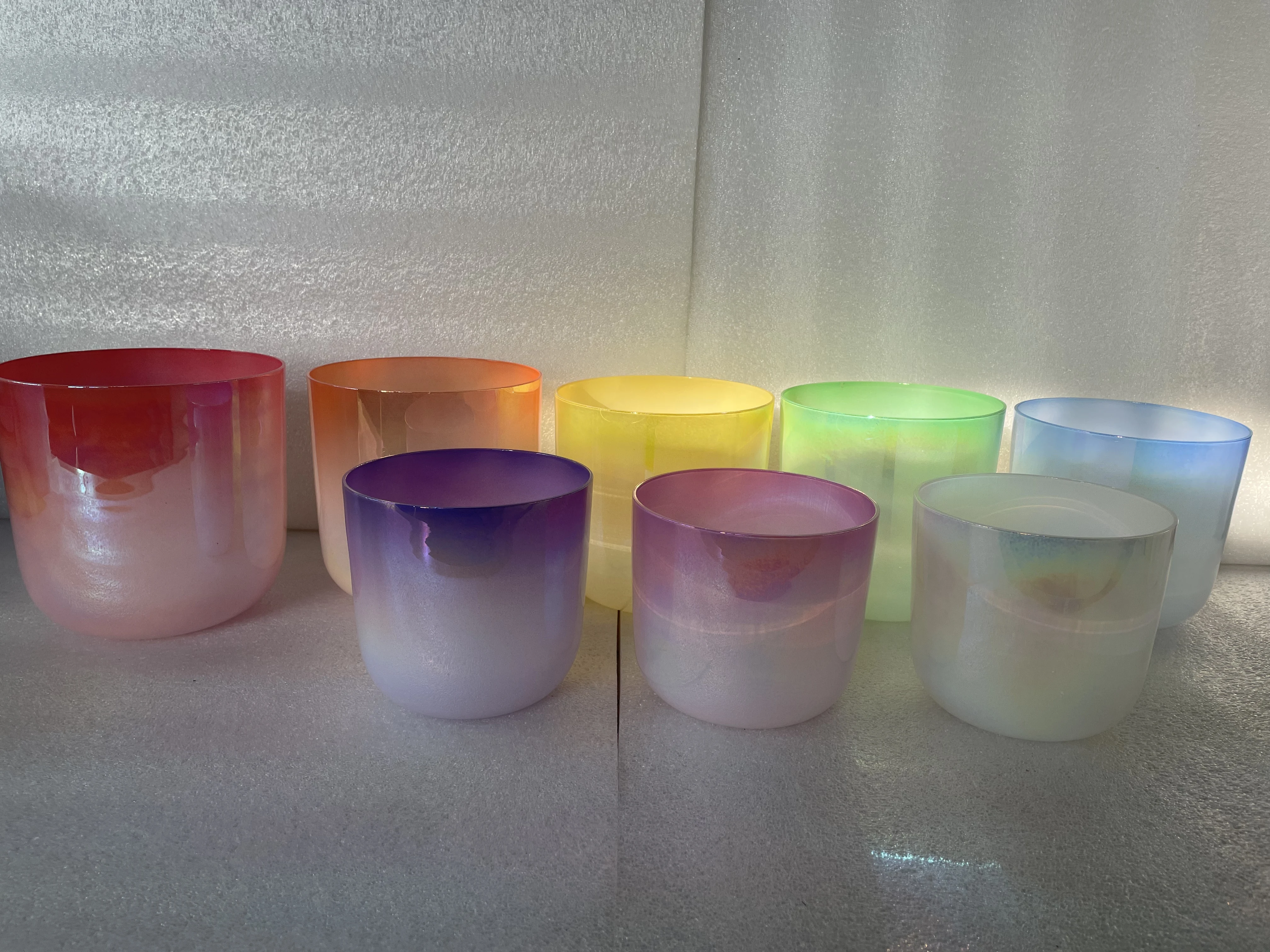 crystal singing bowl set peral cosmic colors  3rd octave CDEFGAB4C perfect pitch for sound healing.