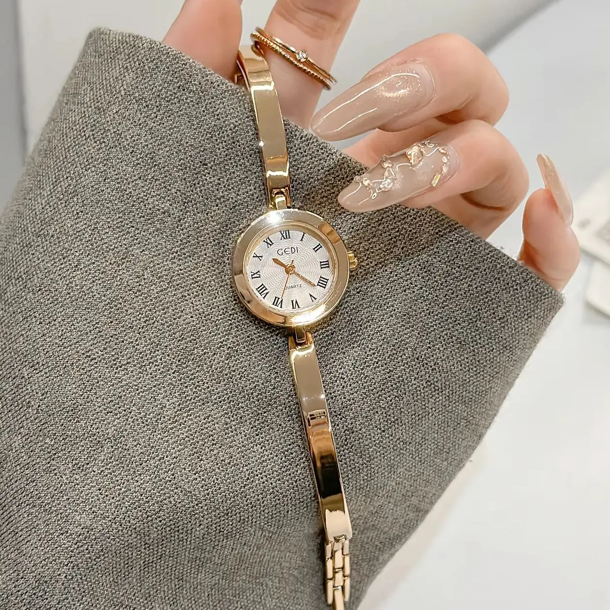 Watch for Women, Vintage Steel Strip, High-end Feel, Bracelet Style Small Dial, Quartz Original Ladies Watches Gift Promotion