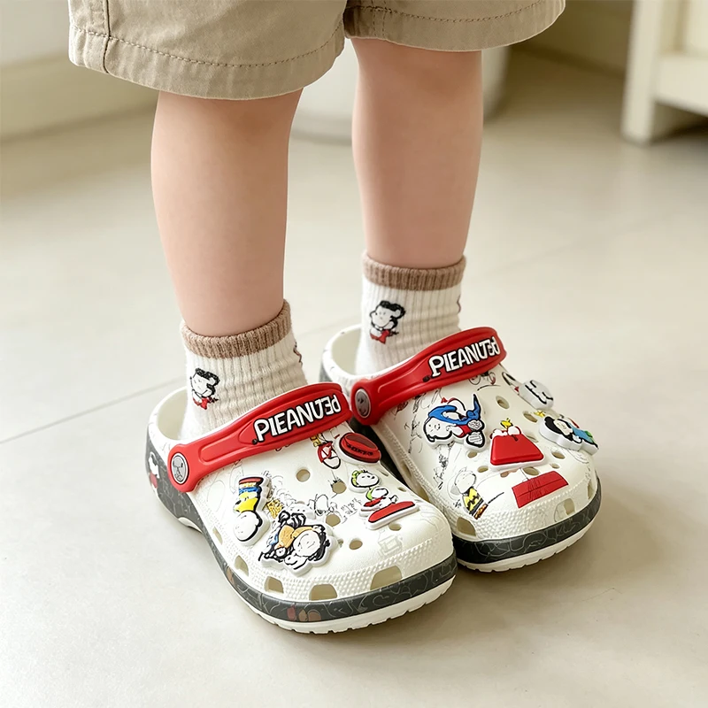 Fashion Peanuts Snoopy Clogs Cartoon All-Over Print Slip-On Shoes with Decorative Charms Breathable Eva Sandals for Fans Anime