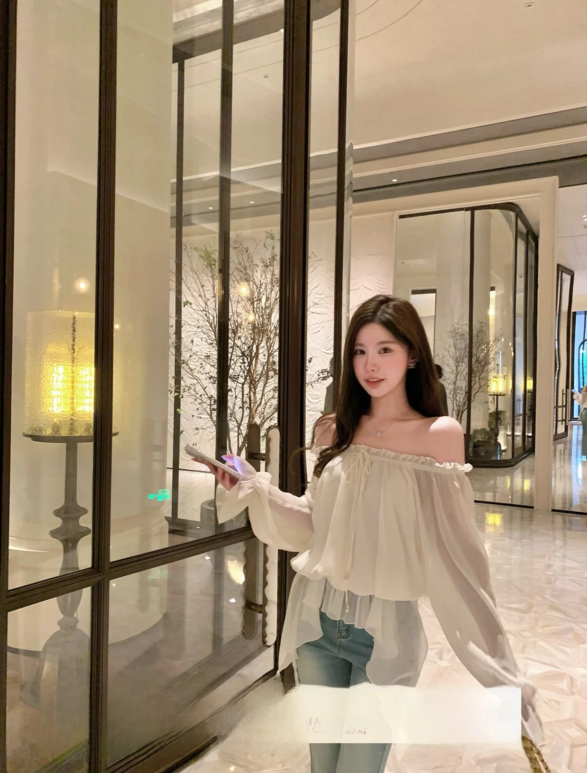 

Топ из шифона Yoyozhang Zhang Yuyu Keli Sweet Apricot с одним открытым плечом для женщин, создающий атмосферу чувственности и соблазна