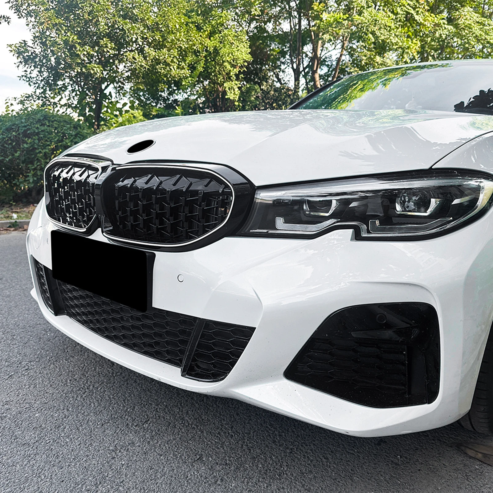 

Передняя решетка радиатора (ноздри) для BMW 3 серии G20 G21 G28 2019-2022 с LED-подсветкой, центральная сетка воздухозаборника