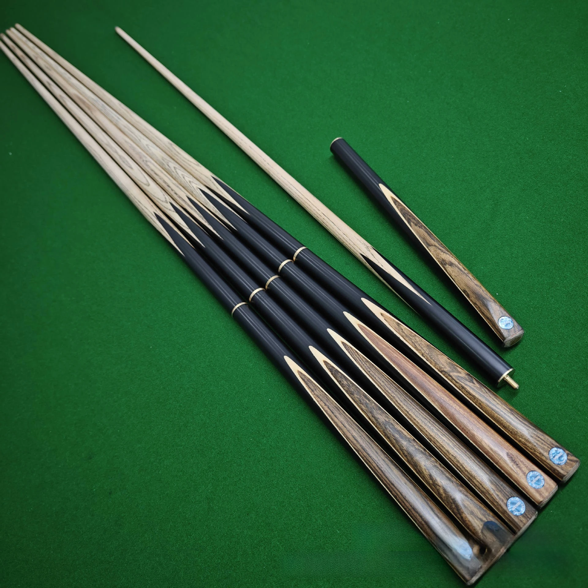 

High Quality 10mm Small Head Chinese Billiard Cue Snooker Nine Ball Public Pool Cue Black Eight Billiard Member
