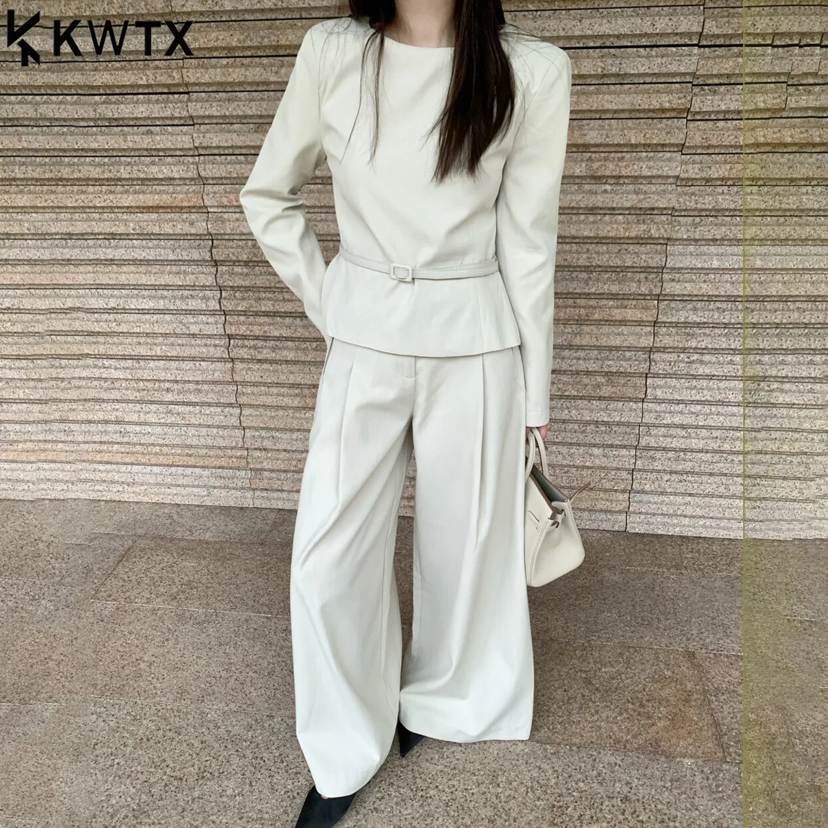 

KWTX Женский топ с круглым вырезом и широкие брюки с поясом спереди, толстый элегантный минималистичный повседневный комфорт премиум-класса, осень 2025 г.