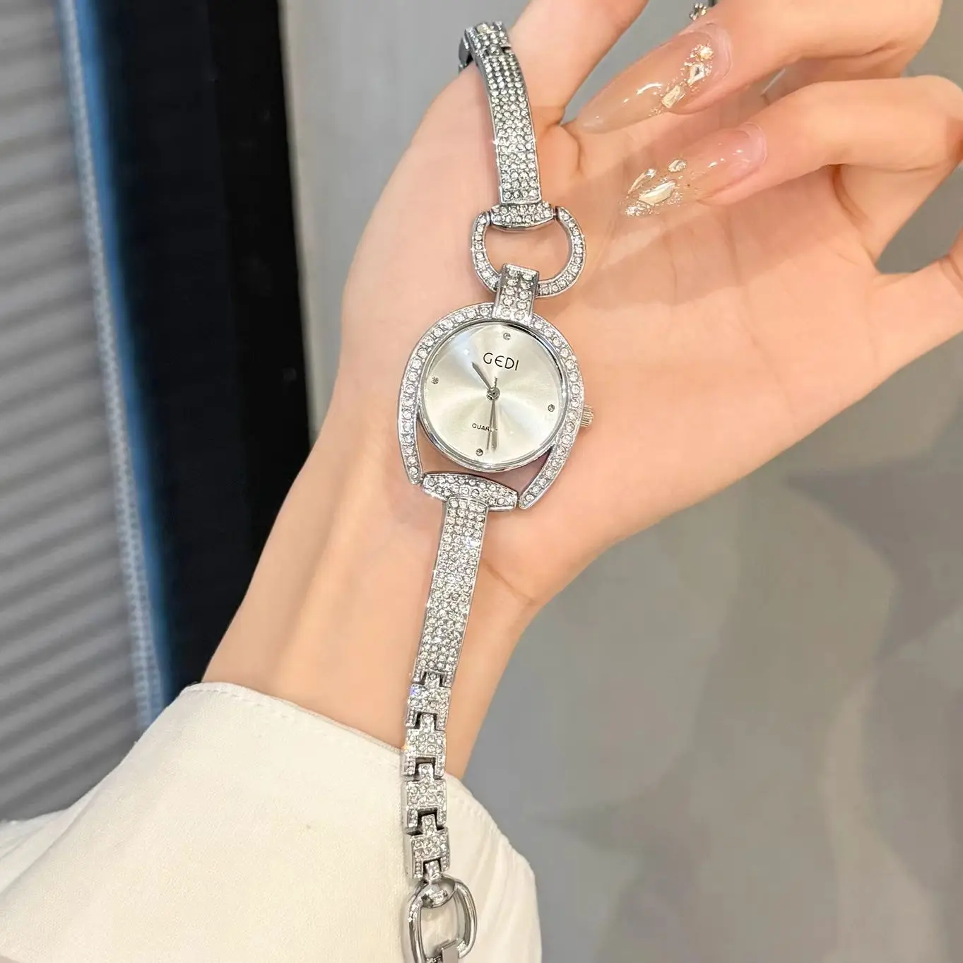 Fashion Diamond Studded Watches for Women, Brand Genuine Mark Niche Irregular Design High-end Women's Bracelet Quartz Watch Gift