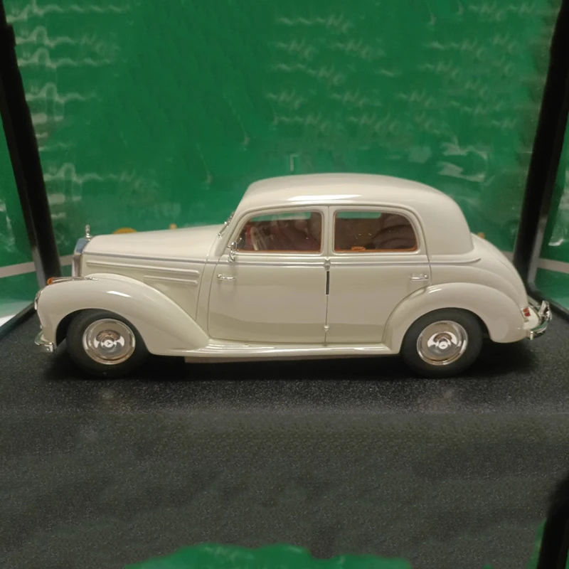 รีวิวและแนะนำของเล่นโมเดลรถ Benz 220 W187 ขนาด 1:18 สำหรับผู้ชื่นชอบของสะสม