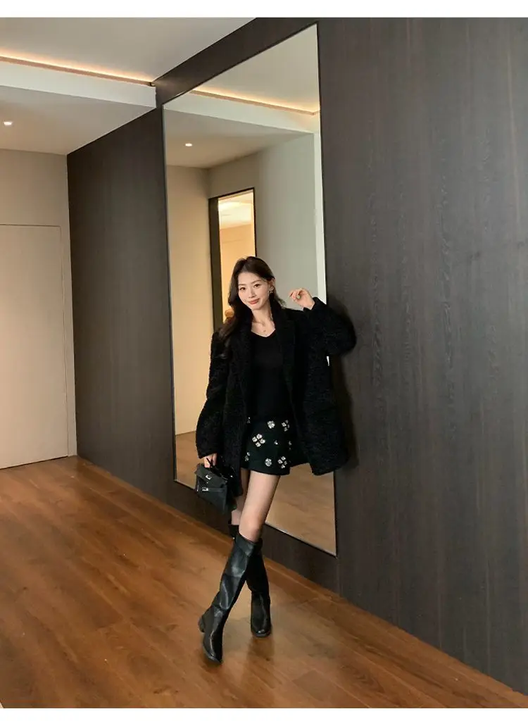 Korean Style Sequined Beaded Mini Skirt Women Elegant Faux Woolen Sexy Bodycon Skirt Fashion Chic Fall Winter Commuter Skirt