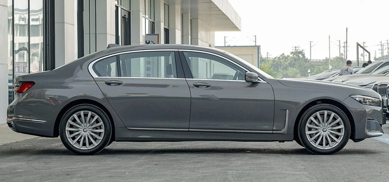 

Подходит для модифицированной спортивной модели BMW 7 серии G12 20-22 к административной модели, комплект объемной передней планки большого объемного звучания.