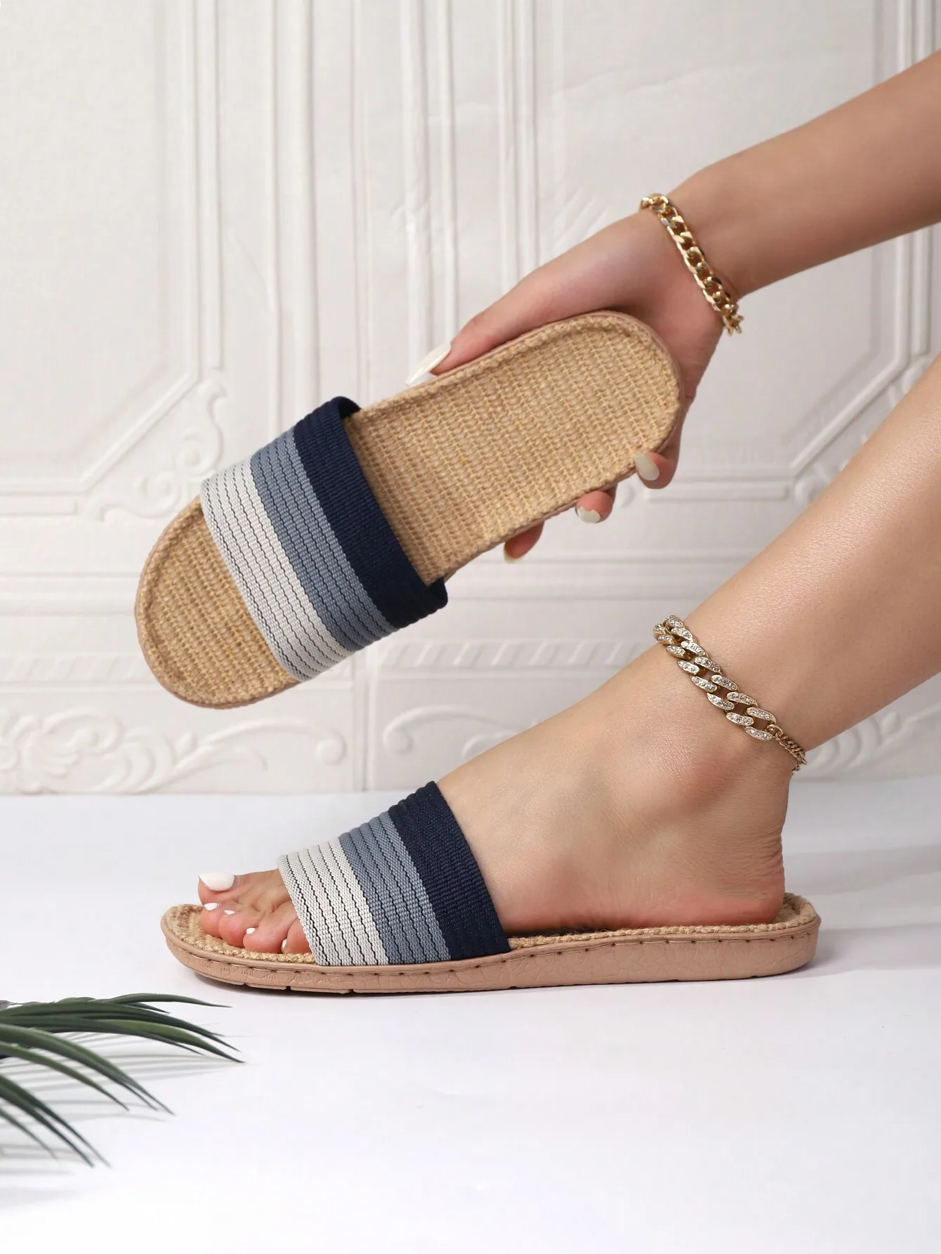 

Fall/Winter Women's Simple And Fashionable Three-Colored Home Slippers,Summer Shoes