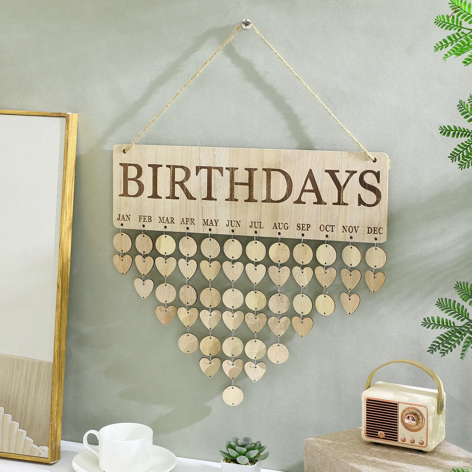 

Деревянная доска-календарь DIY: 25 круглых дисков, 25 дисков в форме сердца, 50 железных колец. Настенный декор для напоминаний о днях рождения и годовщин.